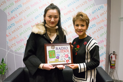 #6 Nancy 李駱（左）獲網民愛戴，奪得「我最喜愛的國語 Radio Idol」大獎。