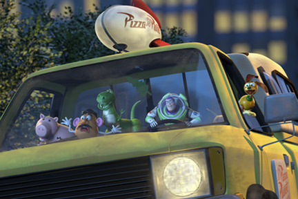 比薩星球（Pizza Planet）是 Pixar 虛構出來的虛擬餐廳，首次出現在《Toy Story》，之後在每部 Pixar 動畫都會看到這台黃色卡車的蹤影（除了《The Incredibles》）。
