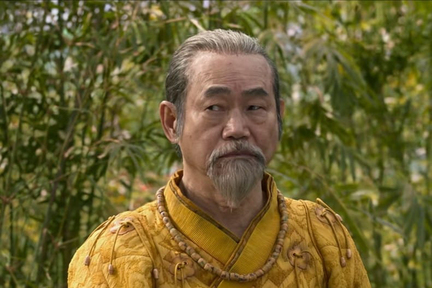 元華在《尚氣》的角色是穿著一身黃色古典正裝，影迷大讚其形象正氣。