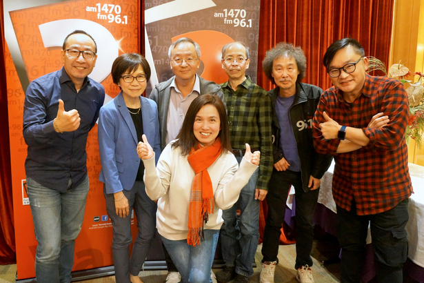 在加拿大中文電台工作了超過 25 年的員工，雖然崗位不同，但都為電台付出了最大努力，為電台打下江山。