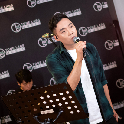 現為混音工程師的 Calvin 黎俊志，挑戰了多倫多 SQ3 的冠軍歌《不如不見》。