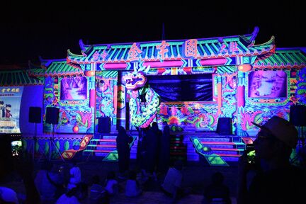 台灣布袋戲是台灣家喻戶曉的傳統本土文化，包含刺繡、彩繪、雕刻、音樂、文學、吟唱以及編劇，是一門精緻且具有綜合性的藝術。今年的台加藝文節，金宇園掌中劇團將演出多齣台灣布袋戲，萬勿錯過。