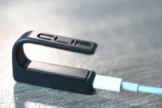 Clip Mouse 內置鋰離子電池，通過 USB-C 接口充電，一次充電可連續使用 50 小時。(Photo by Clip Mouse)