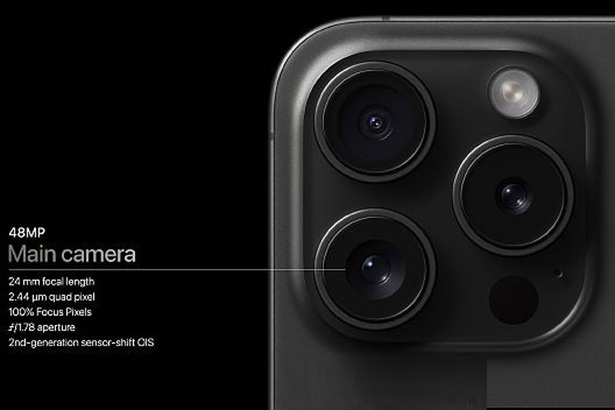 在視頻拍攝上，iPhone 15 Pro Max 支持 4K60 ProRes 4K 格式，並且可以拍攝空間視頻，在 Vision Pro 上觀看，帶來身臨其境的體驗。(Photo by Apple)