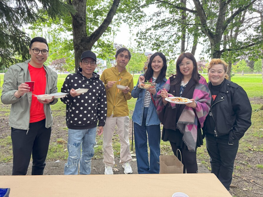 全國原住民歷史月加拿大中文電台主持員工齊聚一堂BBQ13570