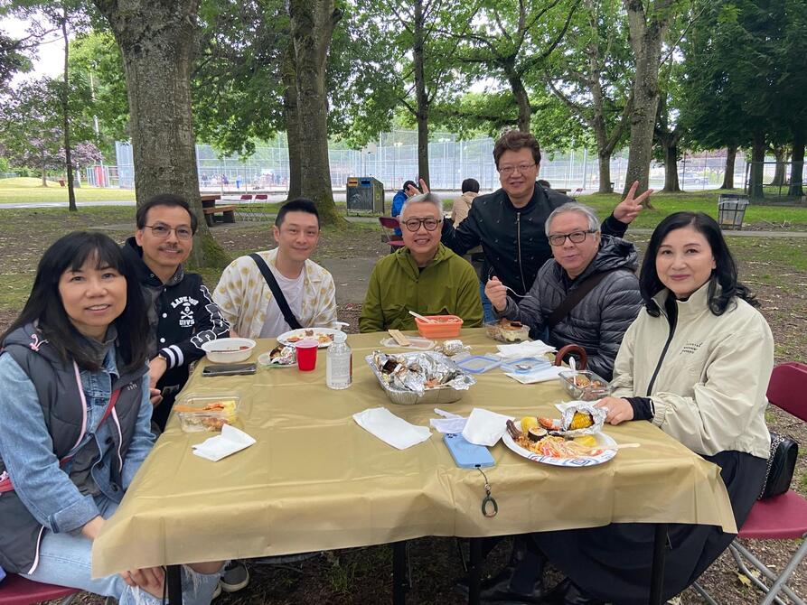 全國原住民歷史月加拿大中文電台主持員工齊聚一堂BBQ13612
