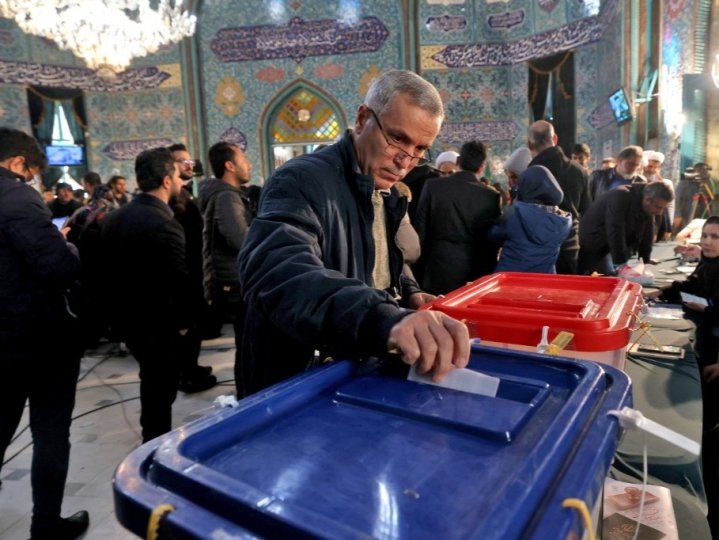 伊朗總統大選投票展開