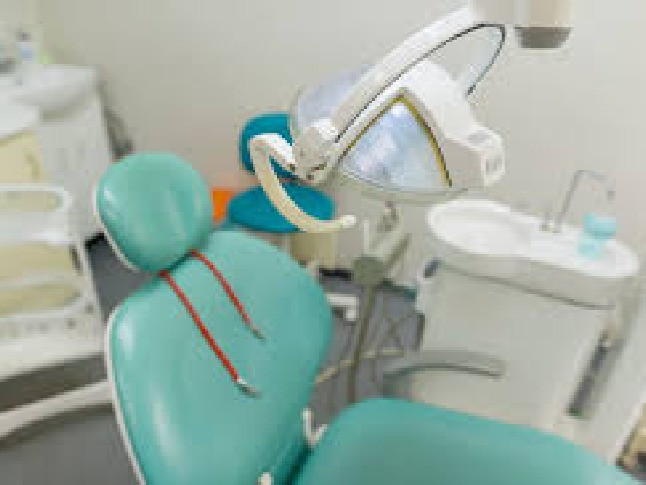 牙科護理計劃首日僅15%省牙醫簽署加入