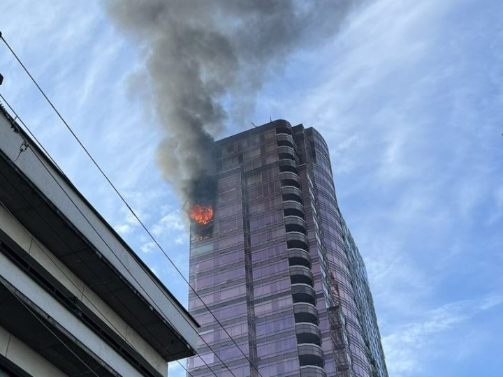 溫市中心Alberni街夾Cardero和 Nicola高層住宅大樓發生大火