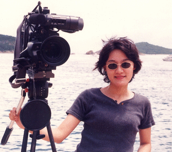 在台北的 TVBS 當電視新聞記者時，不時到外地採訪