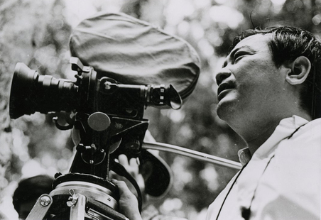 1975 年，胡金銓憑《俠女》獲得坎城影展最高技術委員會大獎，是華人影壇於坎城影展獲獎的第一人。