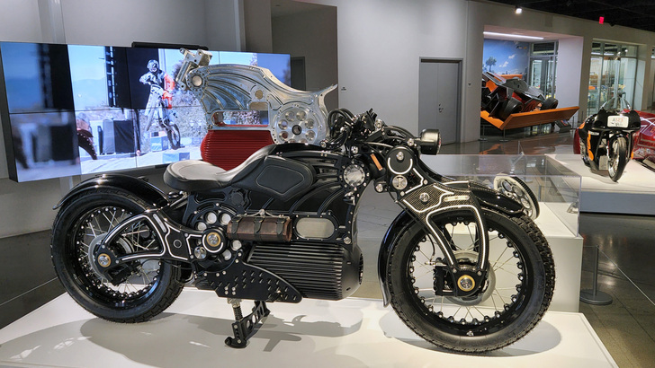 Petersen 博物館亦收藏了近代設計的花旗電動摩托車。
