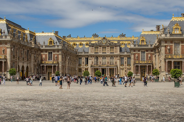 經典地標變場館，凡爾賽宮將舉辦身障人士馬術比賽。 (Photo by Paris 2024)