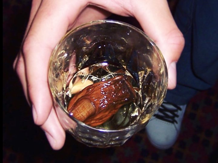 Sourtoe Cocktail 唇碰腳趾 加國獨產「臭腳調酒」臭名遠播 擄獲十萬人
