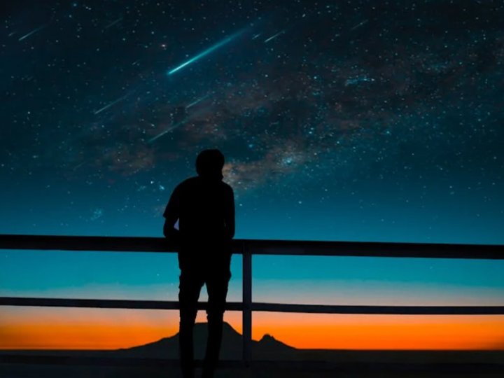 Meteor shower 這個夏天流星雨將照亮大溫哥華天空 高峰期每小時可望看到 75 顆流星