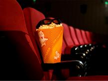 Theatre 為甚麼電影院的椅子和布幕都是紅色？