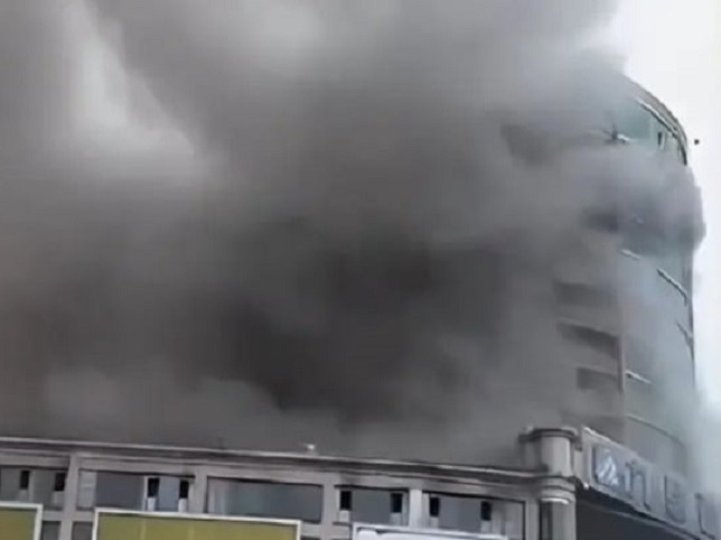 中國四川自貢市有百貨大樓大火 增至8人死亡