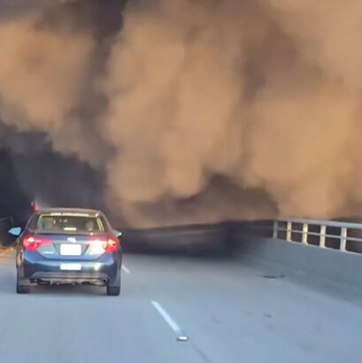 火警引發大量黑煙遮蔽Oak橋,行經車輛受阻.