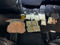 本拿比警年初起在市內繳獲大量毒品、槍械及高額現金