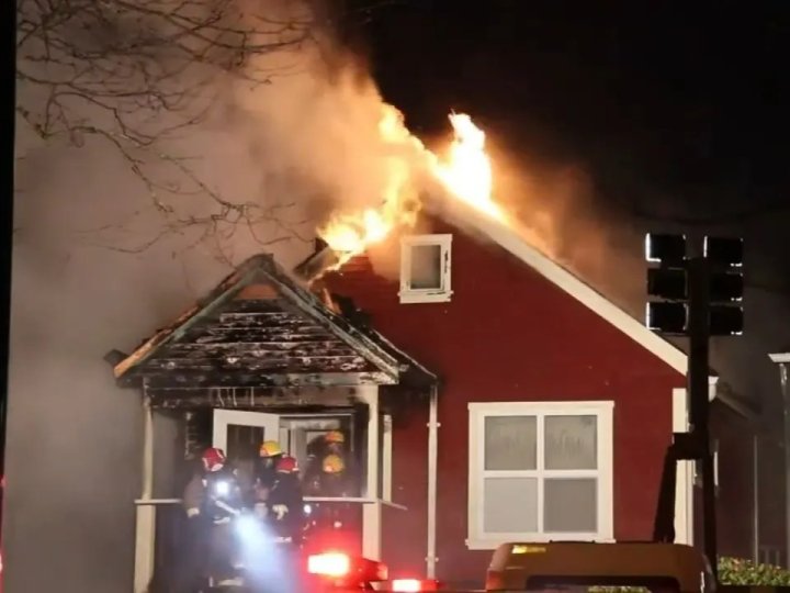 溫哥華士達孔拿一裝修房屋今早發生火警