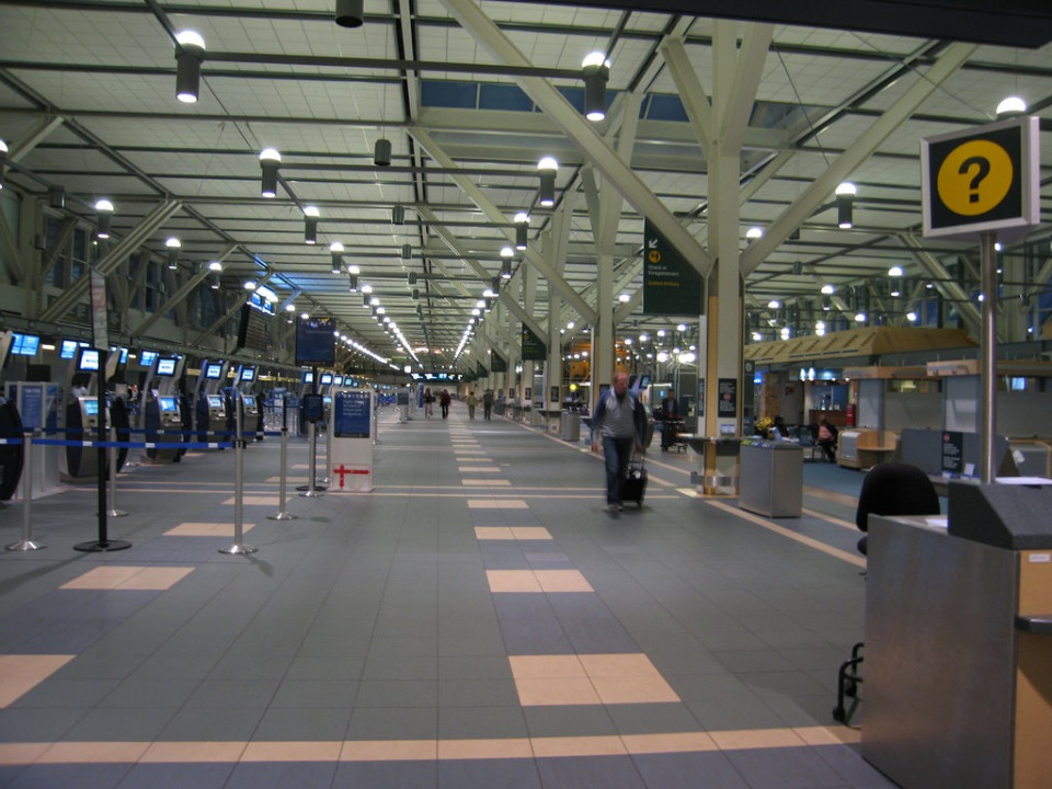 溫哥華國際機場延誤逐步解除
