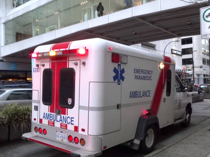 溫哥華救護車在運送病人時發生車禍