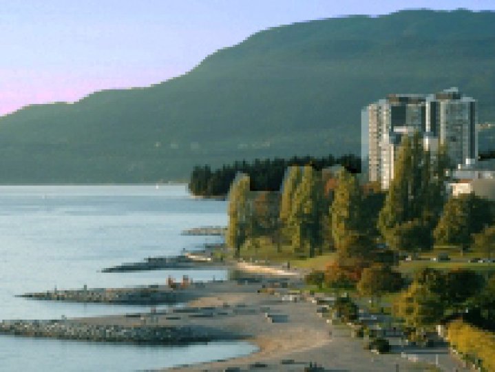 溫哥華部份居民要求在夏季延長市內海灘的開放時間