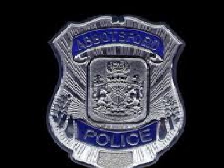 Abbotsford警方控告1名男子用槍型打火機指嚇他人導致對方感到恐慌