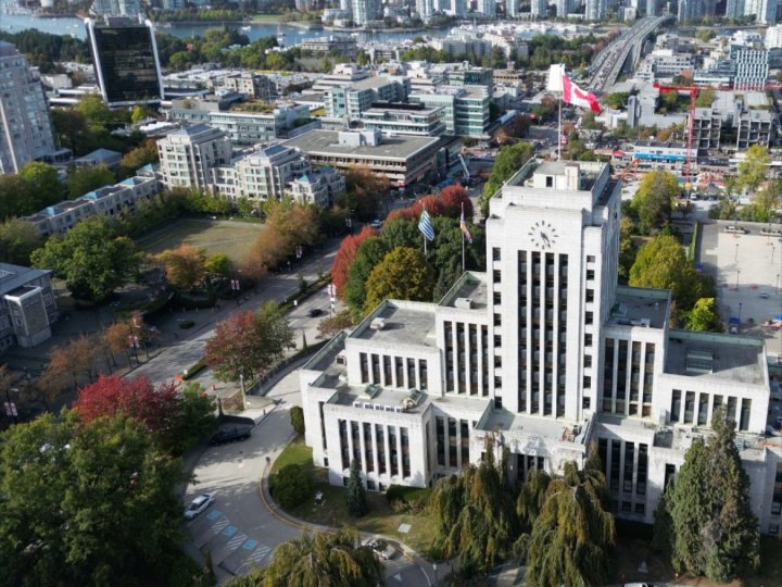 前溫市市長李健堡領導小組改善華埠