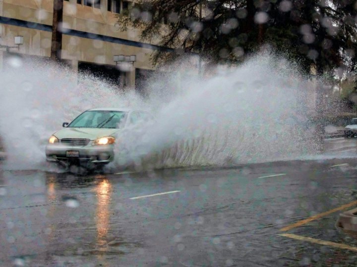 連日暴雨致多處受損 卑詩3號公路須關閉搶修